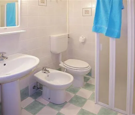 Sanian, In A Quiet Area Of Bibione, Within Walking Distance Of Shops, Restaurants And The 公寓 *